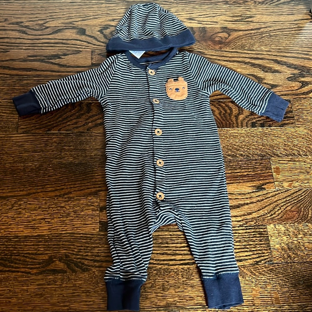 Carter’s infant stripped teddy onsie with hat 0-3 months